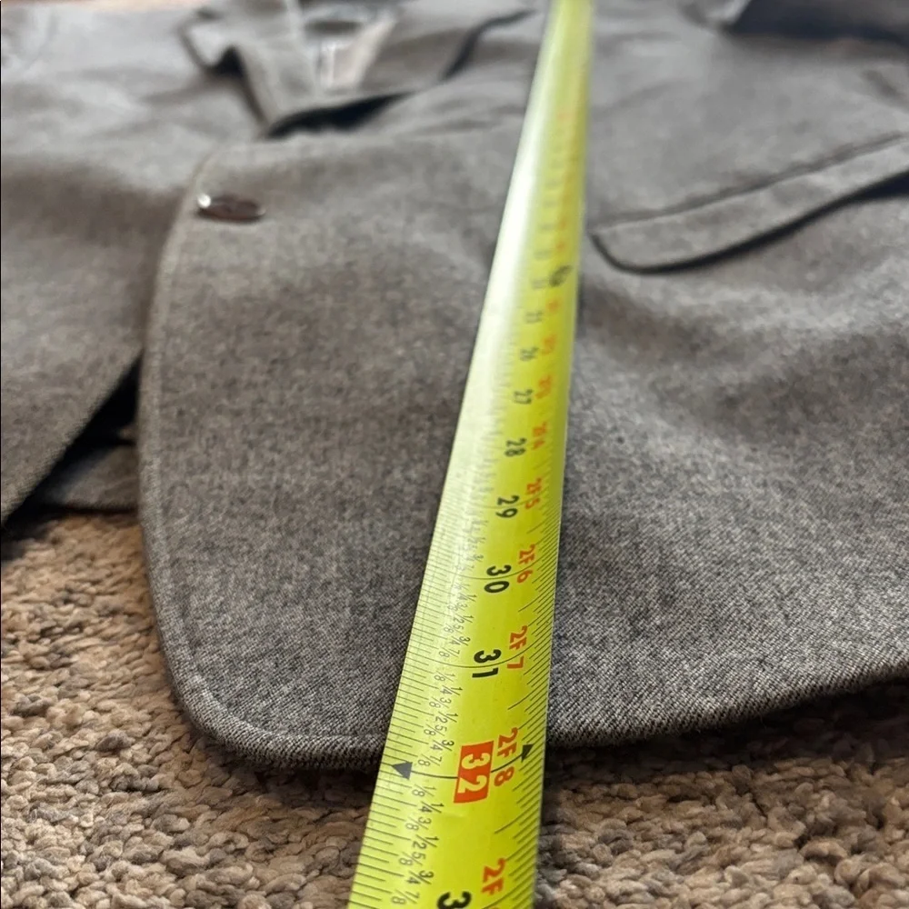 Banana Republic Tailored-Fit Gray Sport Coat / Blazer – Size 44R